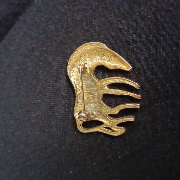 Vintage Textured Grazing Prancing Zebra Horse Gold Tone Brooch Pin - Picture 2 of 3